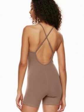 Aritzia Wilfred Free Halter  Cross Back Leila 5"
Romper Deep Taupe Size S NWT